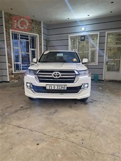 تۆیۆتا لاند کروزەر